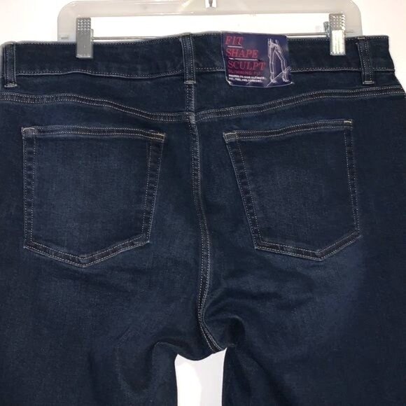 Chaps Fit Shape Sculpt Slimming Capri Jeans Size 16 Dark Wash Denim Comfortable - Picture 7 of 11